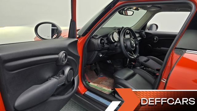 Mini COOPER 5Door Standard 3rd купить на сайте DeffCars
