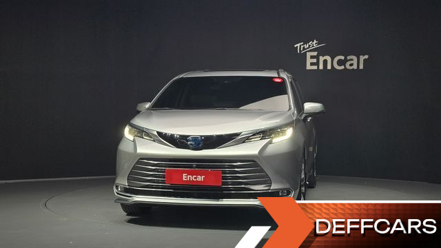 Toyota SIENNA 2.5 Hybrid 2WD купить на сайте DeffCars
