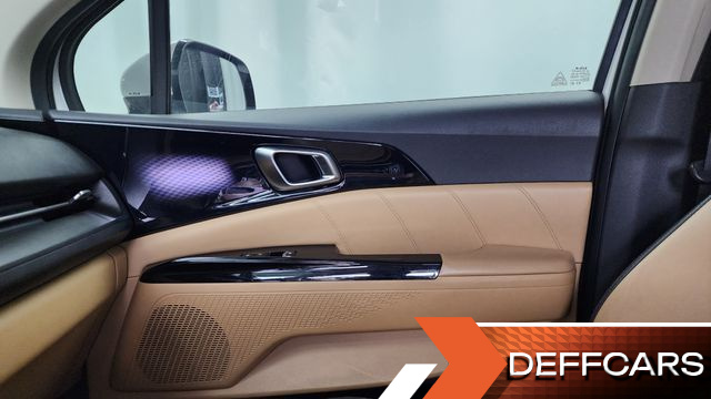 Kia CARNIVAL 9-Seater Signature купить на сайте DeffCars