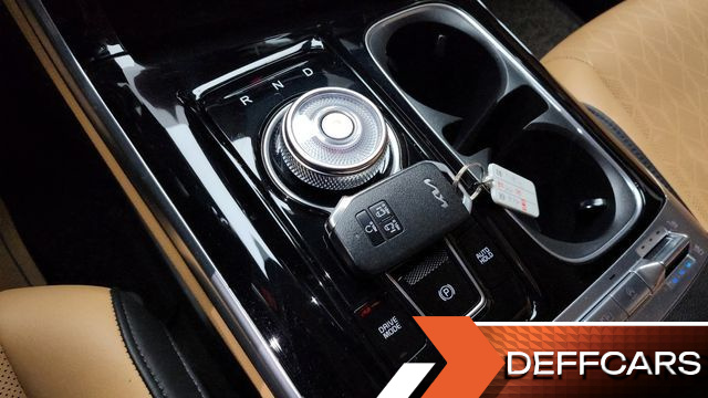 Kia CARNIVAL 9-Seater Noblesse купить на сайте DeffCars