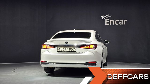 Lexus ES Luxury Plus купить на сайте DeffCars