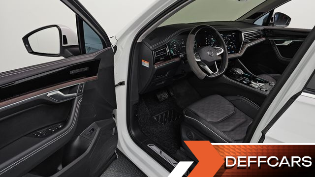 Volkswagen TOUAREG 3.0 TDI Prestige купить на сайте DeffCars
