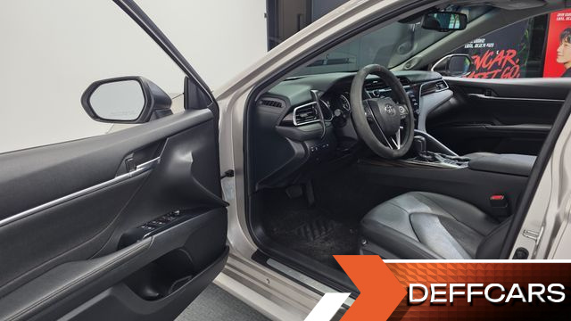 Toyota CAMRY 2.5 XLE Hybrid купить на сайте DeffCars