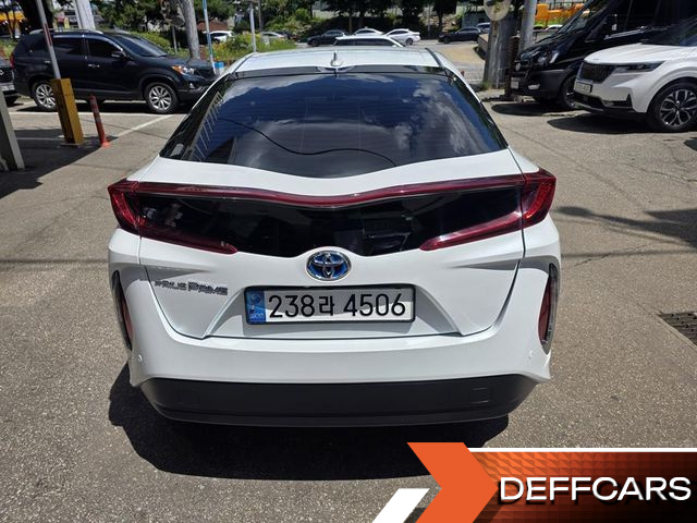 Toyota PRIUS 1.8 купить на сайте DeffCars