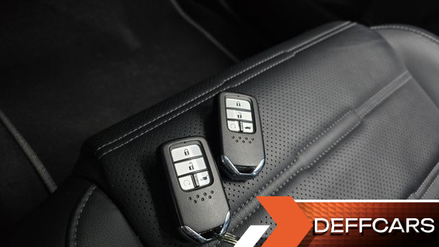 Honda CR-V 2.0 Hybrid Touring 4WD купить на сайте DeffCars