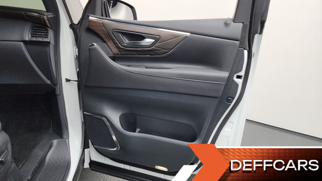 Toyota ALPHARD 2.5 HEV Executive AWD купить на сайте DeffCars