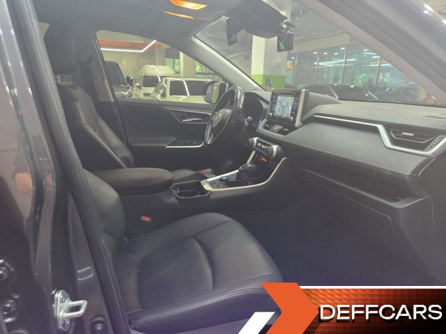 Toyota RAV4 2.5 4WD Hybrid купить на сайте DeffCars