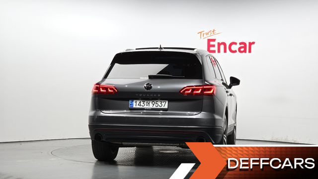 Volkswagen TOUAREG 3.0 TDI Premium купить на сайте DeffCars
