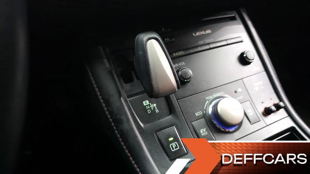 Lexus CT200H 1.8 Supreme ZWA10 купить на сайте DeffCars