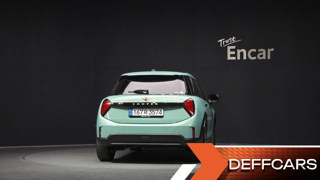 Mini COOPER 5Door Essential купить на сайте DeffCars