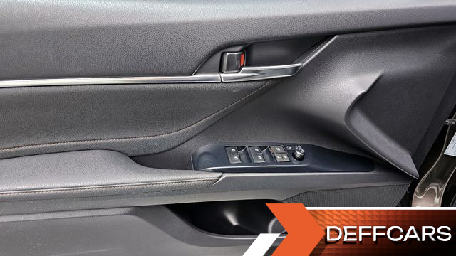 Toyota CAMRY 2.5 XLE Hybrid купить на сайте DeffCars