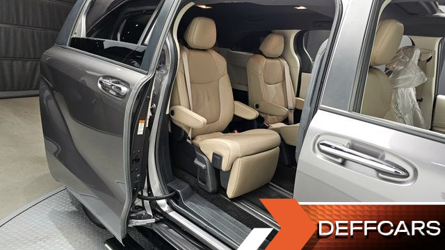 Toyota SIENNA 2.5 Hybrid AWD купить на сайте DeffCars