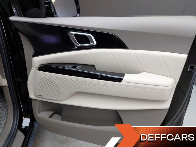 Kia CARNIVAL Gasoline 9-Seater Signature купить на сайте DeffCars