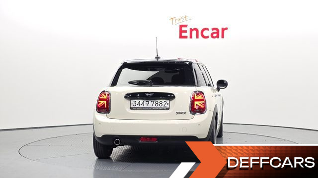 Mini COOPER 5Door Standard 3rd купить на сайте DeffCars