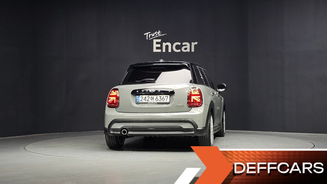Mini COOPER 5-Door Classic Plus 3rd купить на сайте DeffCars