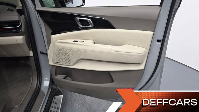 Kia CARNIVAL Gasoline 9-Seater Gravity купить на сайте DeffCars