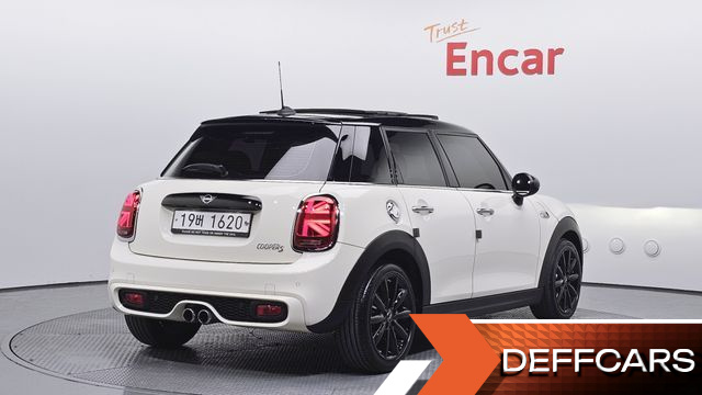 Mini COOPER 5Door Standard 3rd купить на сайте DeffCars
