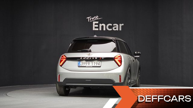 Mini COOPER Favoured купить на сайте DeffCars