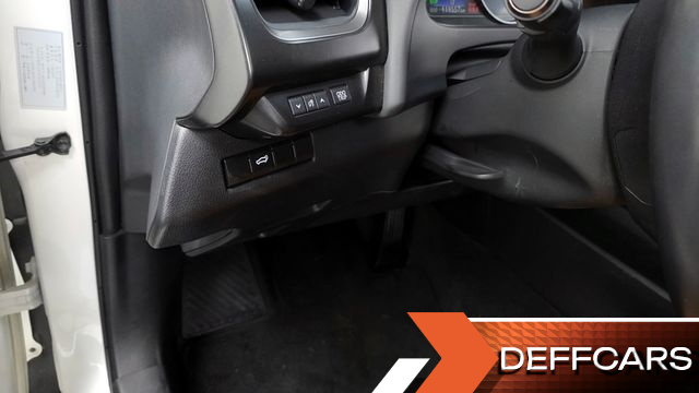 Lexus UX 2.0 2WD купить на сайте DeffCars