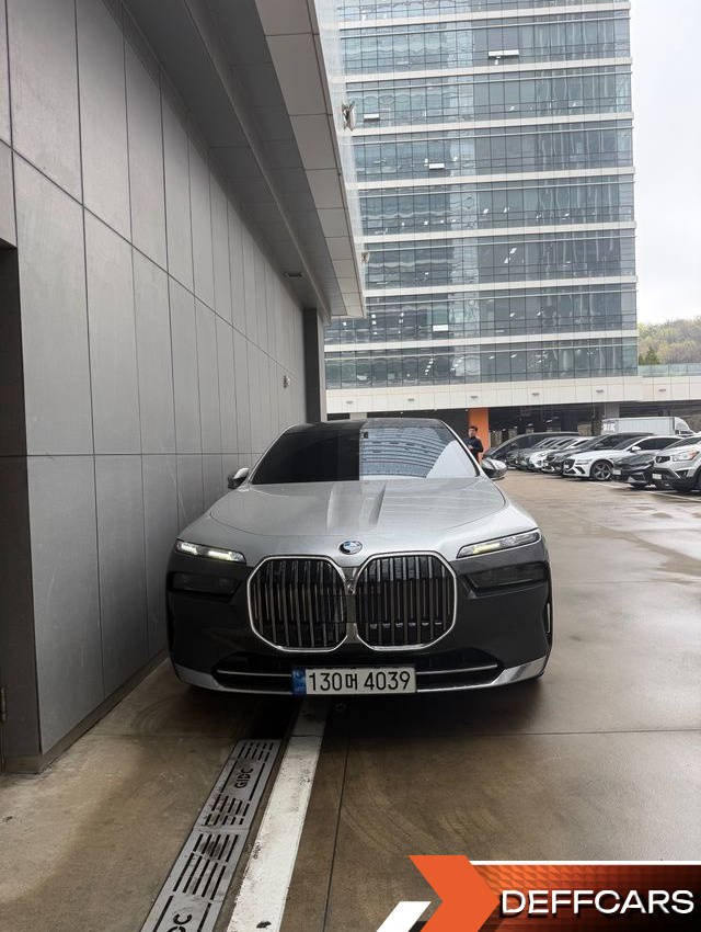BMW 7-SERIES 740i sDrive Design Pure Excellence Individual купить на сайте DeffCars