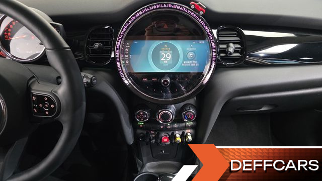 Mini COOPER 5Door Classic Launch Pack Third Generation купить на сайте DeffCars