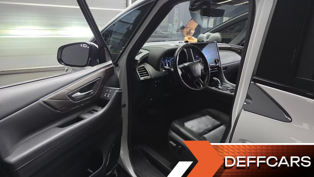 Toyota ALPHARD 2.5 HEV Executive AWD купить на сайте DeffCars