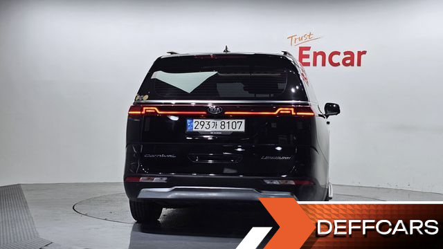 Kia CARNIVAL Gasoline 7-Seater Signature купить на сайте DeffCars