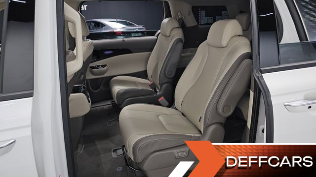 Kia CARNIVAL Gasoline 9-Seater Signature купить на сайте DeffCars