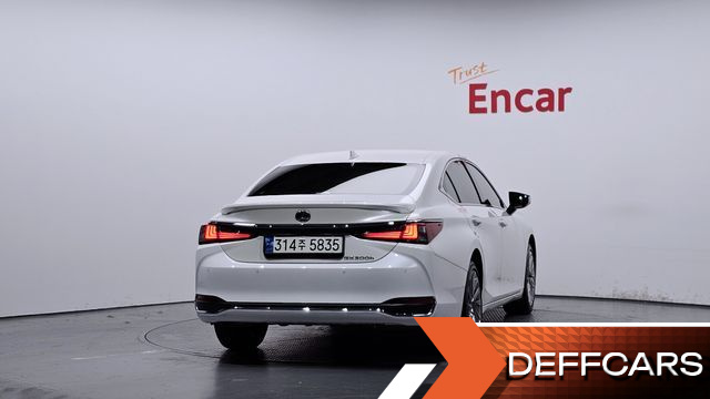 Lexus ES Luxury Plus купить на сайте DeffCars