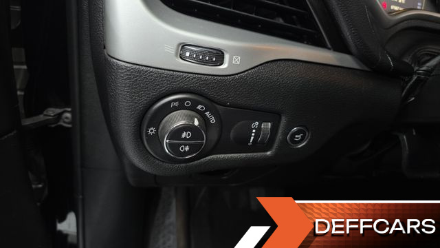 Jeep CHEROKEE 2.4 Longitude AWD купить на сайте DeffCars