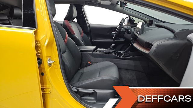 Toyota PRIUS 2.0 PHEV XSE купить на сайте DeffCars
