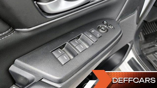 Honda CR-V 1.5 Touring 4WD купить на сайте DeffCars