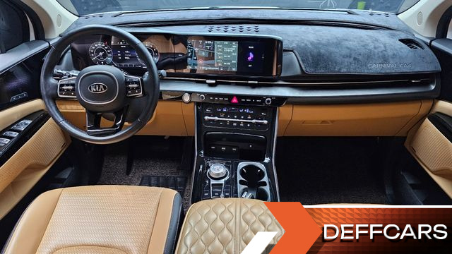 Kia CARNIVAL Gasoline 7-Seater Signature купить на сайте DeffCars
