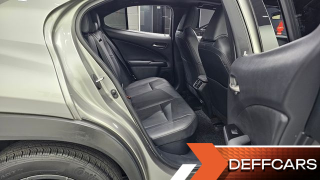 Lexus UX 2.0 2WD купить на сайте DeffCars