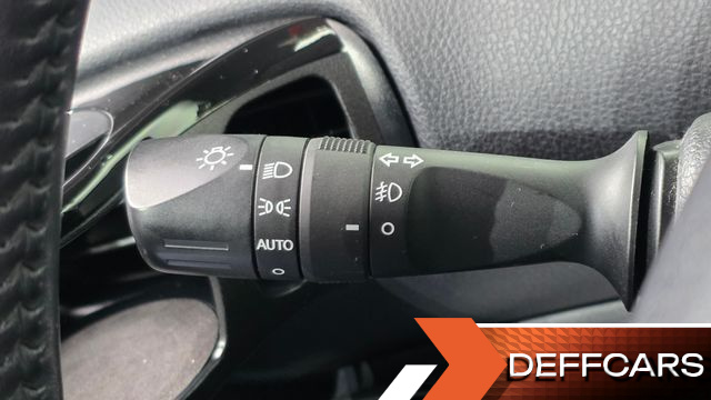 Toyota PRIUS 1.8 E купить на сайте DeffCars