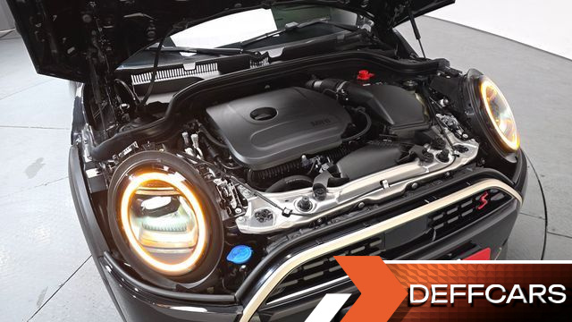 Mini COOPER 5 Door Favoured купить на сайте DeffCars