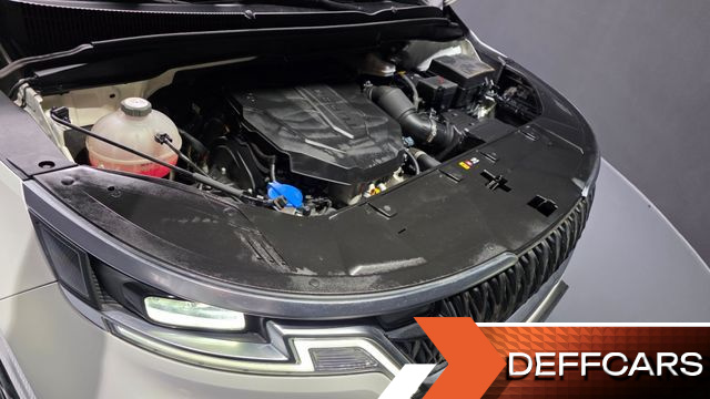 Kia CARNIVAL 7-Seater Noblesse купить на сайте DeffCars