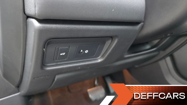 Land Rover DISCOVERY SPORT 2.0 TD4 SE купить на сайте DeffCars