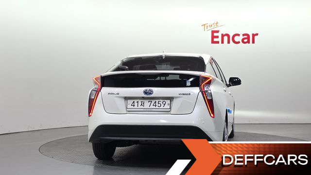 Toyota PRIUS 1.8 E купить на сайте DeffCars