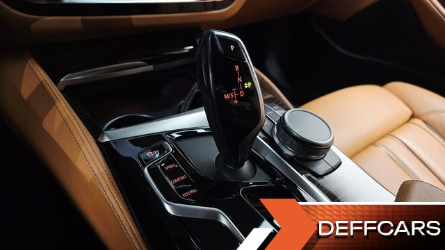 BMW 5-SERIES 520i M Sport купить на сайте DeffCars