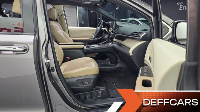 Toyota SIENNA 2.5 Hybrid 2WD купить на сайте DeffCars