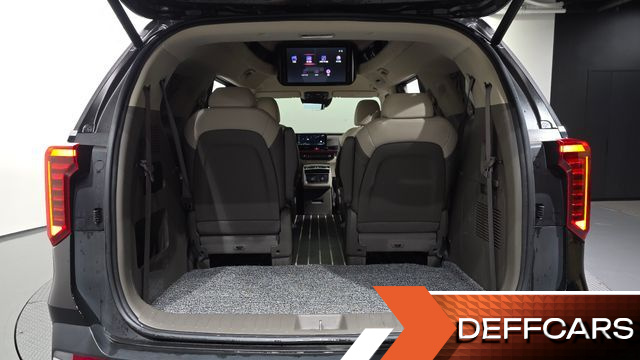 Kia CARNIVAL Diesel 9-Seater Hi Limousine Signature купить на сайте DeffCars