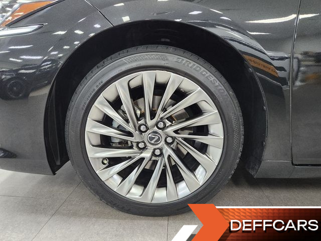 Lexus ES Luxury Plus купить на сайте DeffCars