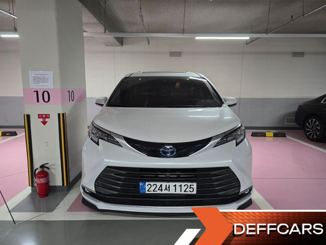 Toyota SIENNA 2.5 Hybrid 2WD купить на сайте DeffCars
