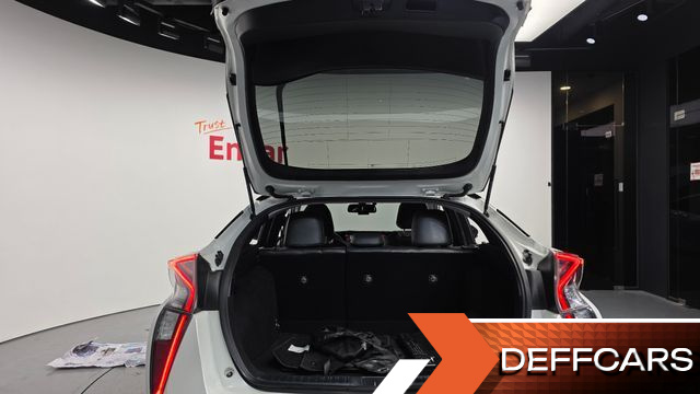 Toyota PRIUS 1.8 E купить на сайте DeffCars