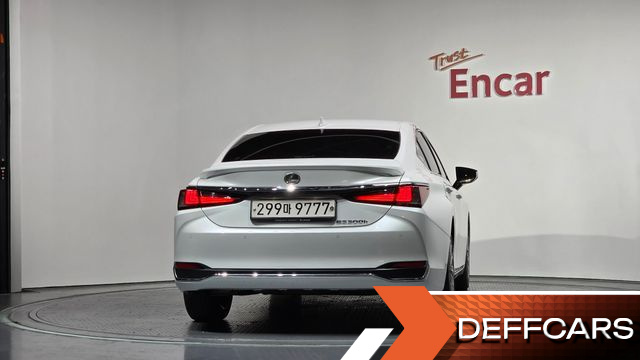 Lexus ES Luxury Plus купить на сайте DeffCars