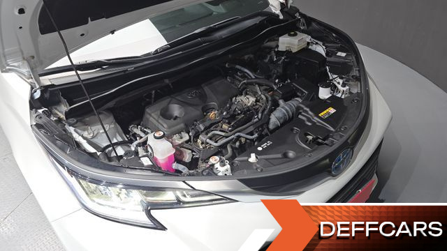 Toyota SIENNA 2.5 Hybrid 2WD купить на сайте DeffCars