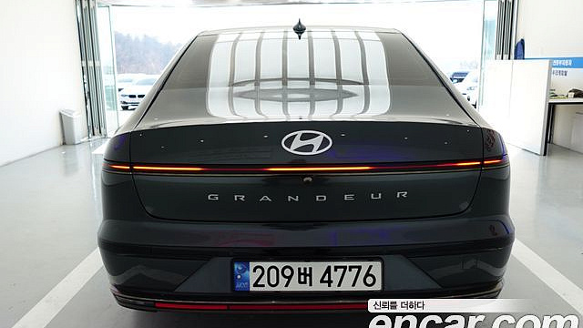 Hyundai GRANDEUR 2,5 Gasoline 2WD Calligraphy купить на сайте DeffCars