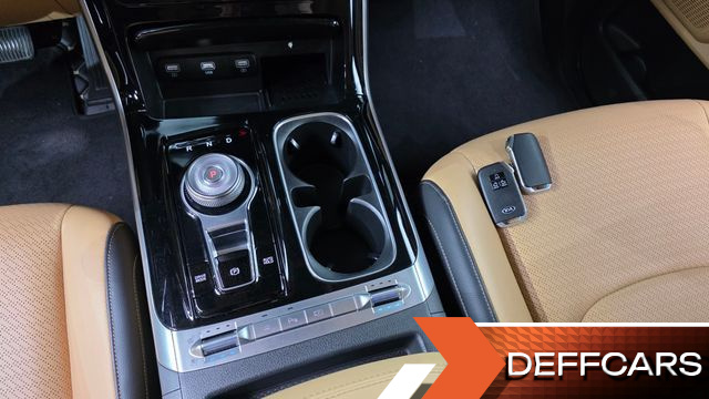 Kia CARNIVAL Gasoline 9-Seater Signature купить на сайте DeffCars