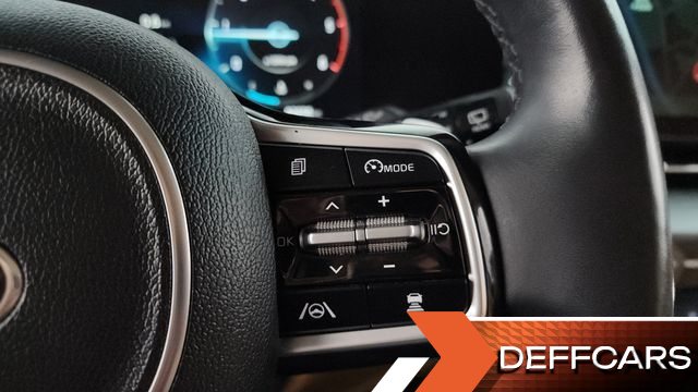 Kia CARNIVAL 7-Seater Signature купить на сайте DeffCars